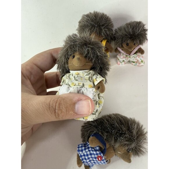 ORIGINAL OUTFITS Vintage 1990s 4 PC Sylvanian Families Bramble Hedgehog Family - Picture 3 of 6
